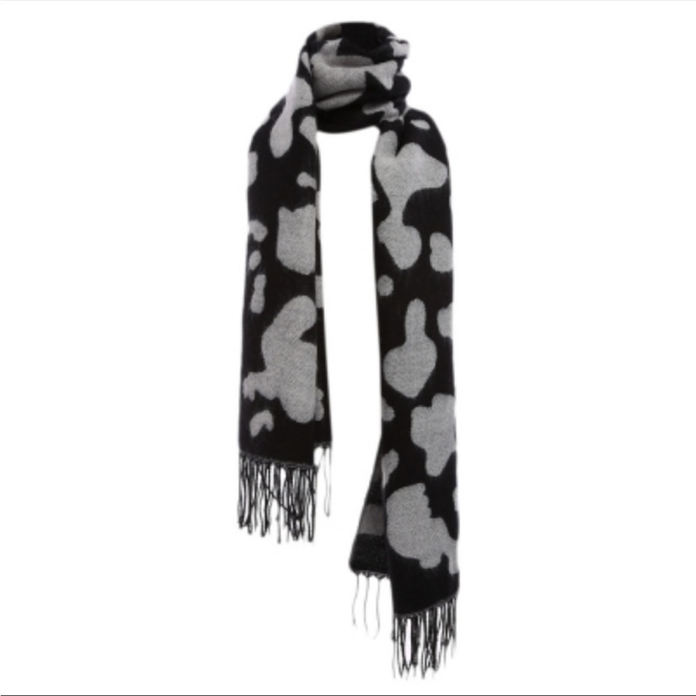 NWT- COW PATTERN TASSLE SCARF - Picture 4 of 10